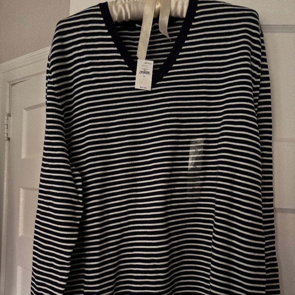 New Gap lightweight sweater Navy/ White